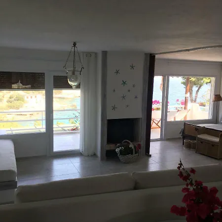 Emilion Beachfront Prázdninový dům