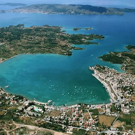 بيت للعطل Emilion Beachfront *