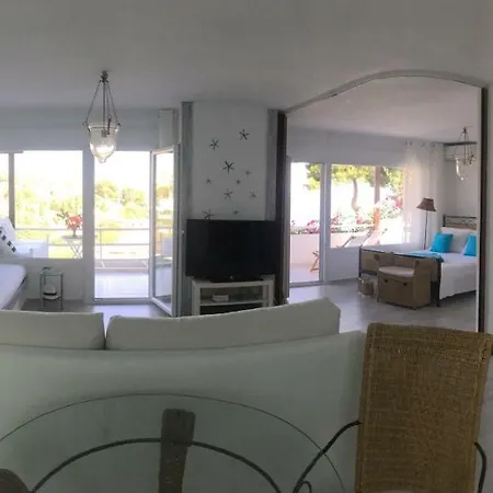 بيت للعطل Emilion Beachfront
